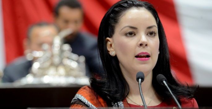 Por amenazar a periodistas espiados, demandan al presidente Peña Nieto ante la PGR