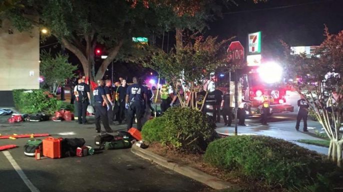 "Ex empleado mata a 5 compañeros y después se suicida en Orlando, Florida".