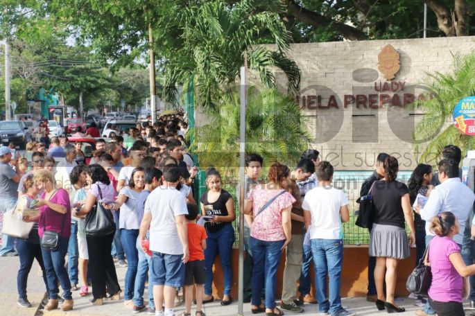 Más de 2 mil 600 jóvenes fuera de las prepas de la UADY