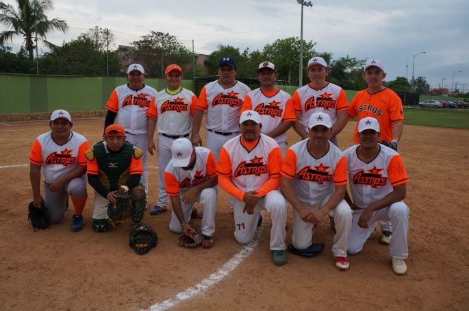 Astros liga nueve triunfos al vencer a los Búhos 7x5, en la Liga de Sóftbol del STSPEIDY.