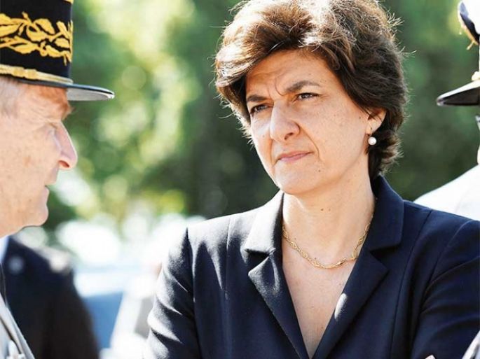 Por acusación de corrupción, renuncia la Ministra de Defensa de Francia