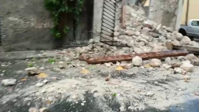 "Se derrumba una casona en Mérida, efectos de la tormenta de hoy"