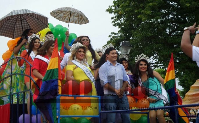 Ni la lluvia impide la "Primera Marcha del Orgullo LGBTTTIQ de Progreso" (VIDEO)