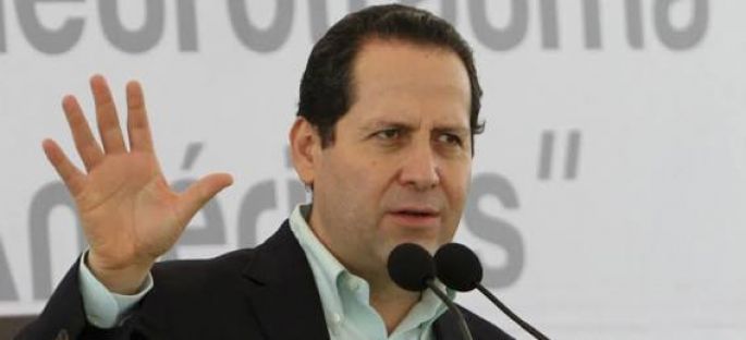 Eruviel Ávila reparte notarías como "pago de favores" y para familiares de funcionarios de Peña Nieto.