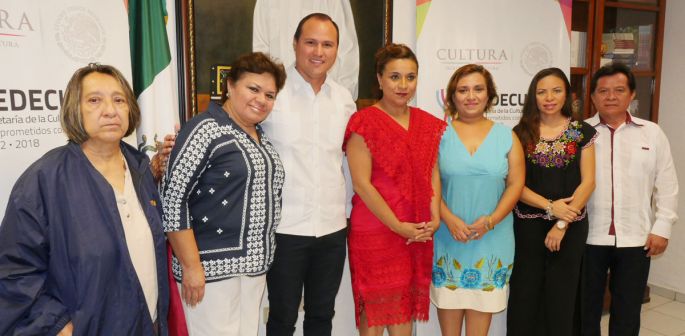 Reconocen trayectoria de destacadas comunicadoras yucatecas. 