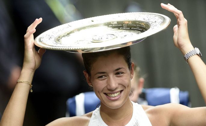 Garbiñe Muguruza derrota a Venus Williams, y obtiene su primer título de Wimbledon.