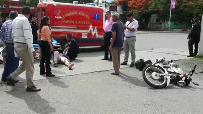 Al hospital mujer motociclista atropellada en la Itzáes.