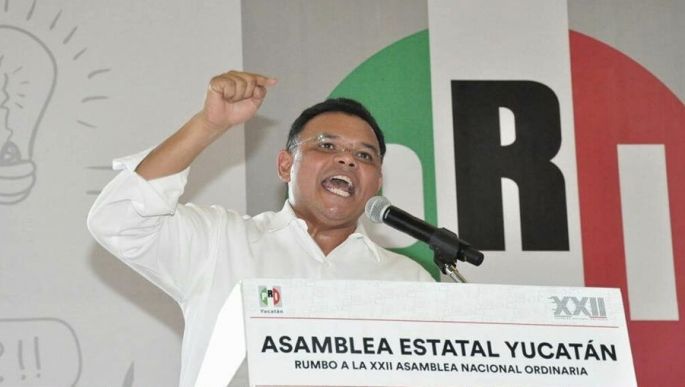 Banderazo del gobernador Rolando Zapata Bello  al hándicap político en Yucatan para el 2018.