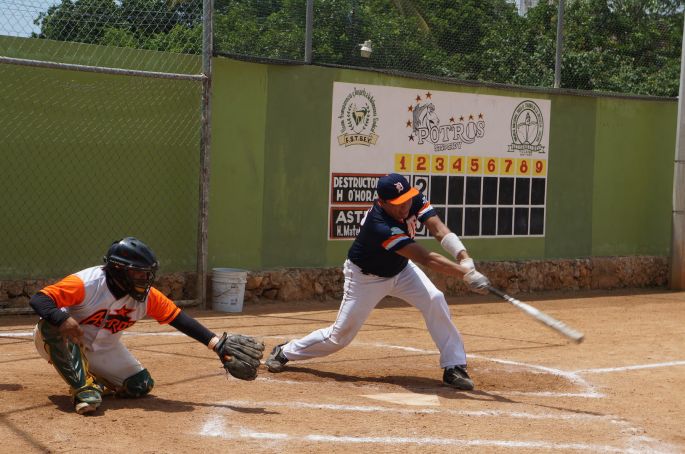Destructores iguala la final de sóftbol del sindicato de servidores públicos