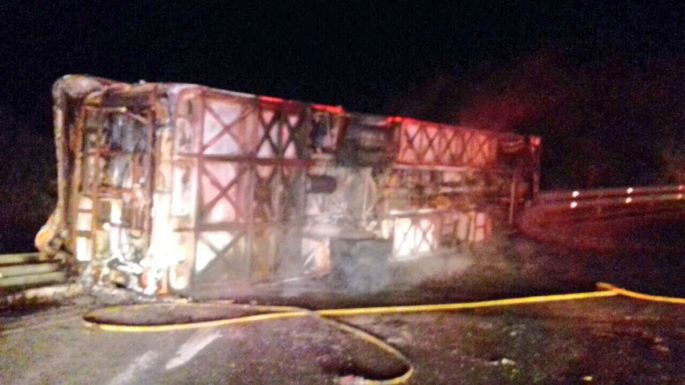 14 muertos y 30 heridos en accidente de autobús en Ecuador. 