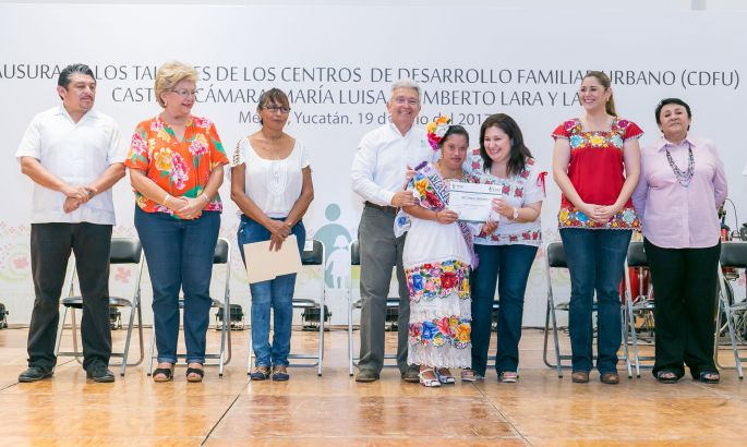 Concluyen talleres que mejoran la dinámica familiar.