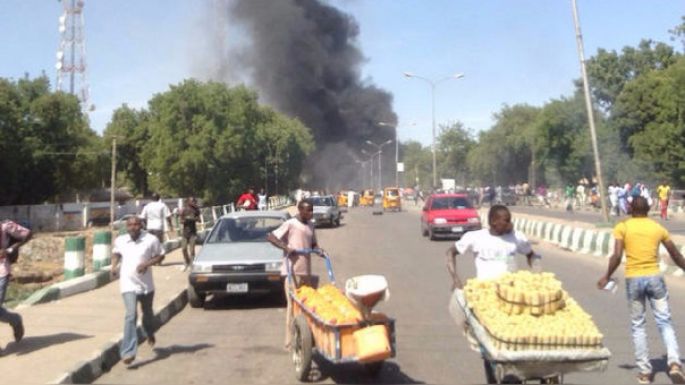 Más de 8 muertos en un atentado suicida de una mujer en una mezquita de Nigeria.