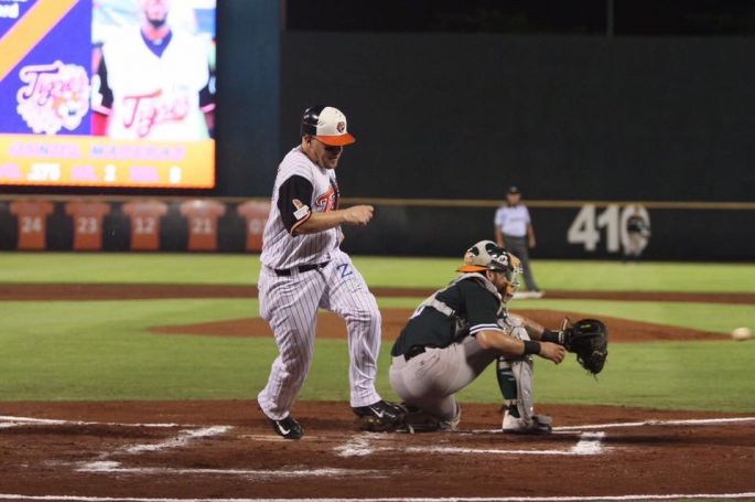 Tigres de Quintana Roo asegura la serie, derrotan 5x2 a Leones.