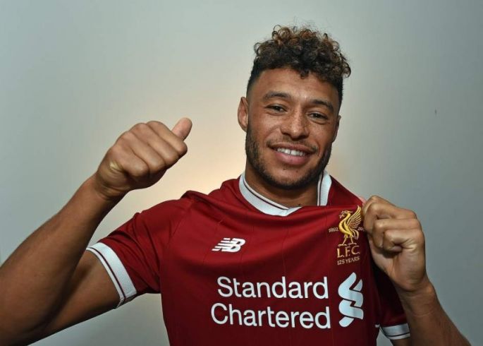 Mercado de fichajes: el Liverpool ficha a Oxlade-Chamberlain por 44 millones de euros.
