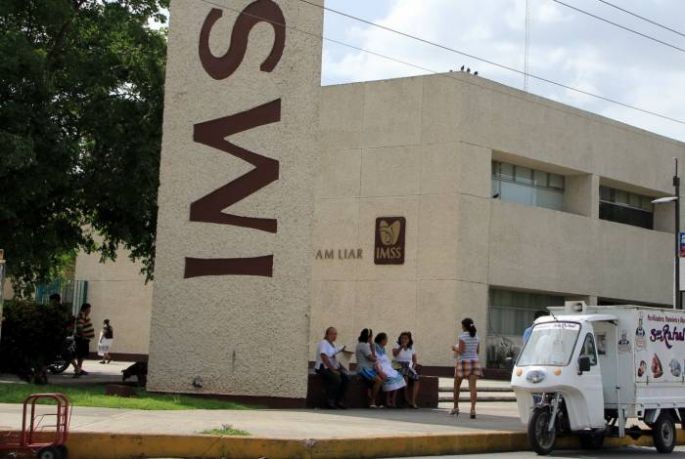 Denuncian malos tratos de asistentes médicos en la UMF No. 58 del IMSS.