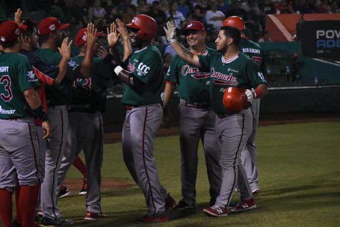 Mal y de malas, Leones pierde el primero ante Campeche: 4-0.