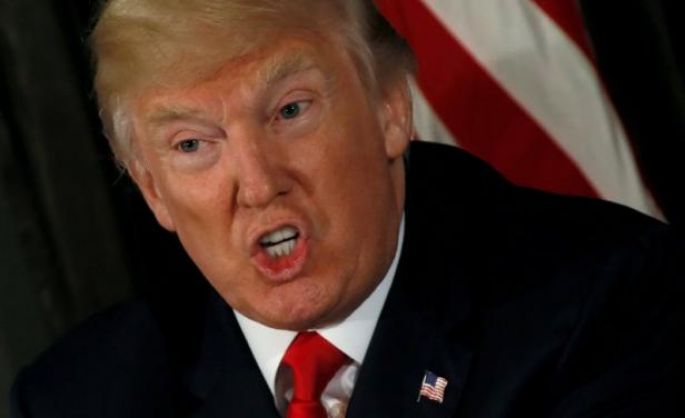 Trump disuelve dos de sus foros empresariales tras las protestas y renuncias de varios ejecutivos.