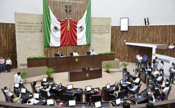 Lamentan la incongruencia de AMLO al echar para atrás la reducción de recursos públicos a los partidos en Yucatán.