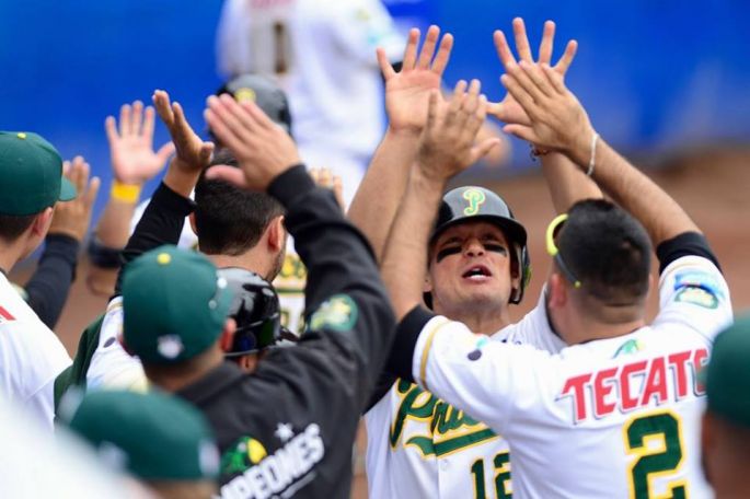 Los Leones a un juego de ser eliminados, pierden el 4to juego 11x7.