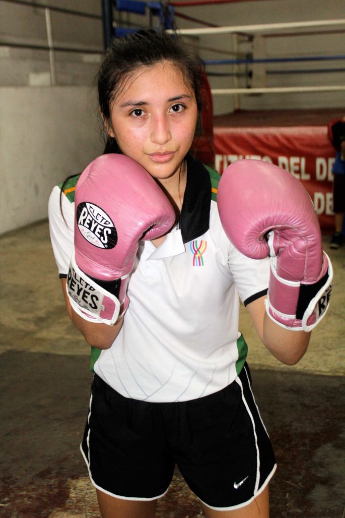 En la búsqueda de destacar en el boxeo femenil.