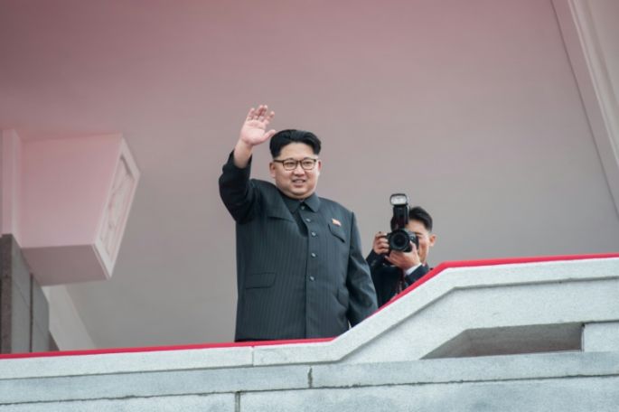 Corea del Norte lanza un misil balístico que sobrevoló Japón.