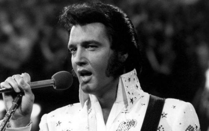 Cuarenta años después de su muerte, EEUU celebra al "Rey" Elvis