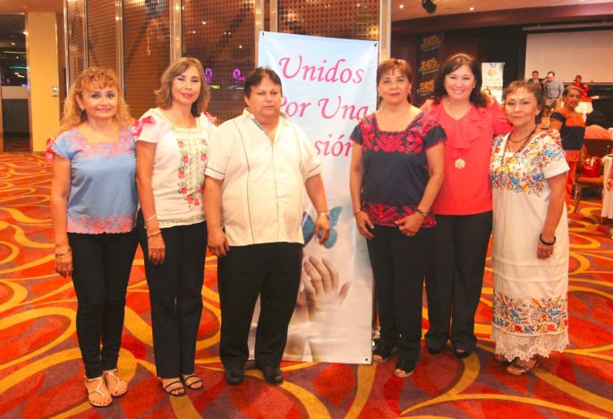 Apoyo a quinceañeras de escasos recursos