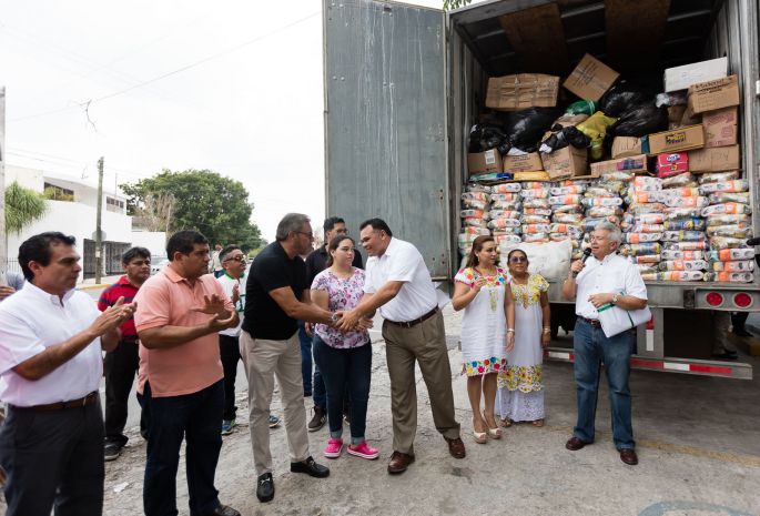 Yucatán envía más de 100 toneladas de víveres a Oaxaca y Chiapas