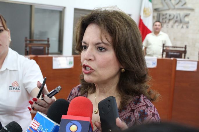 Minimiza la presidente del IEPAC, María de Lourdes Rosas Moya, la destitución de consejera electoral por nepotismo.