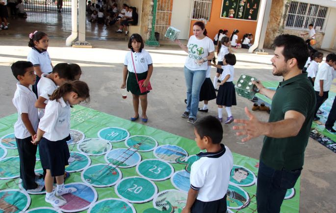 Inician ciclo escolar con feria ambiental