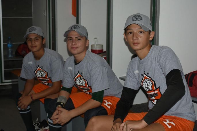 Inició el Campamento Juvenil de los Leones de Yucatán.