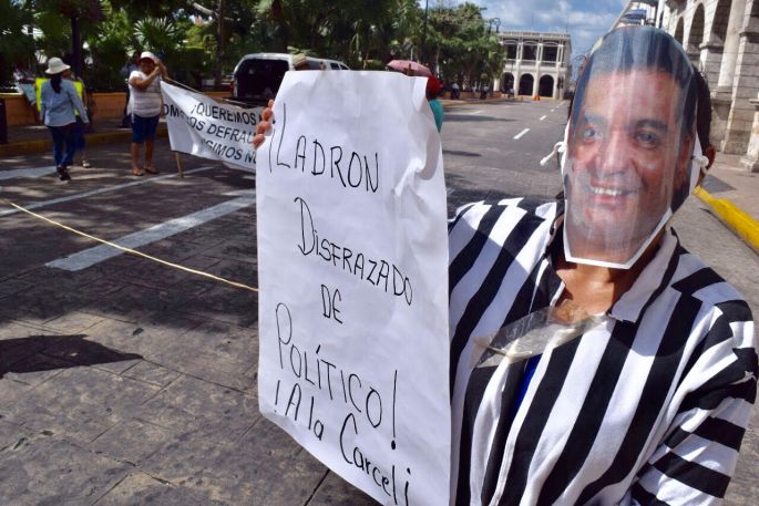 Nueva protesta con Victor Caballero por el caso "Crecicuentas"