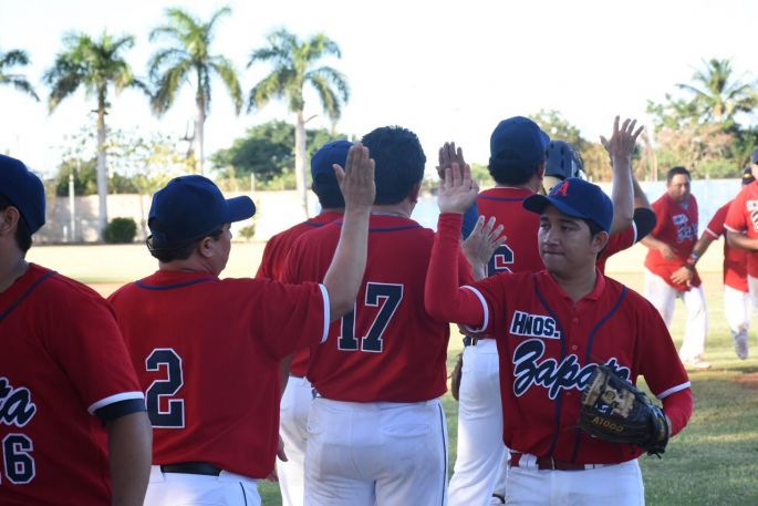 Los Tiburones de Progreso siguen invictos tras siete juegos: apalean a Xocchel 11x3  en la Liga Naxón Zapata de Béisbol