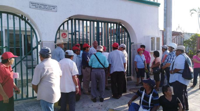 Protestan campesinos en las oficinas del RAN