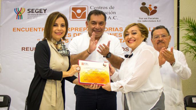 Entre jóvenes, se previene las adicciones