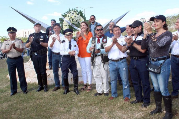 Cecilia Patrón se reúne con motociclistas para festejar su día  