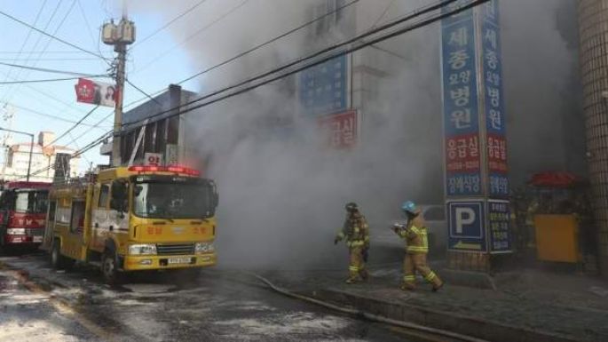 37 muertos y 131 heridos en un incendio en un hospital de Corea del Sur   