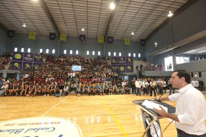 Mauricio Vila entrega la Unidad Deportiva de Francisco de Montejo 