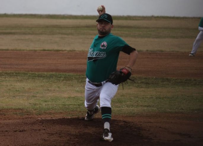 Tiburones de Progreso y Cachorros de RM con los primeros triunfos en las semifinales de la Naxón Zapata de Invierno