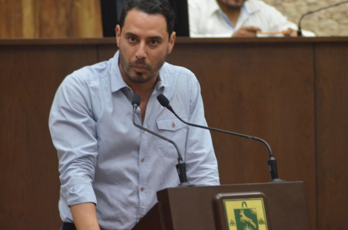Raúl Paz, candidato a Senador por el PAN. Ratifican a Mauricio Vila y nombran 4 distritos federales