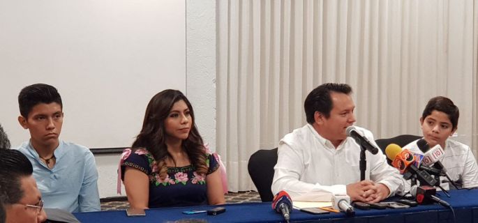 “Huacho” Díaz al TRIFE. Acusa a Mauricio Vila, Raúl Paz y Renán Barrera de dividirse las candidaturas panistas