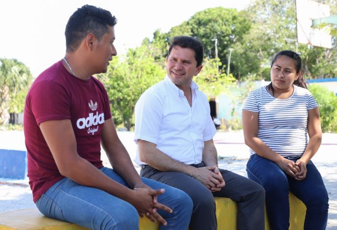 Estudiantes le piden a Sahuí fortalecer el subsistema de Telebachillerato 