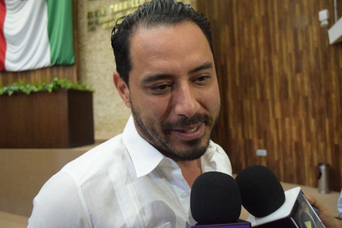 Niega Raúl Paz "exterminio nazi" y mantiene extendida la mano a "Huacho" Díaz