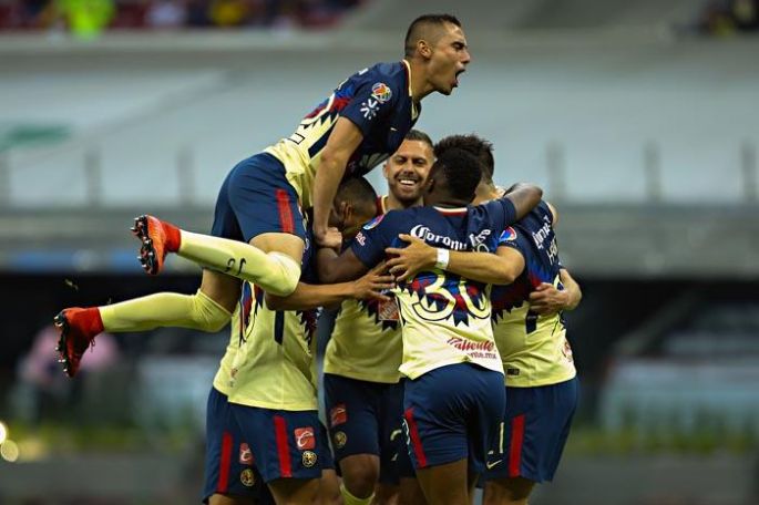 Con una gran noche, Henry Martín contribuye tres veces en la goleada del América a los Lobos   