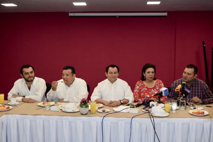 Independientes, panistas y priistas se suman a la campaña de Huacho Díaz y MORENA