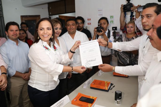 En unidad hacemos un Yucatán más fuerte, manifiesta Mauricio Sahuí durante registro de Lila Frías
