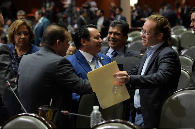 Huacho Díaz pide licencia como Diputado Federal por el PAN
