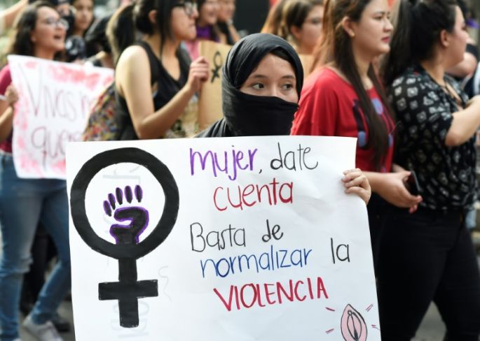 Huelgas y manifestaciones recorren el mundo por los derechos de las mujeres