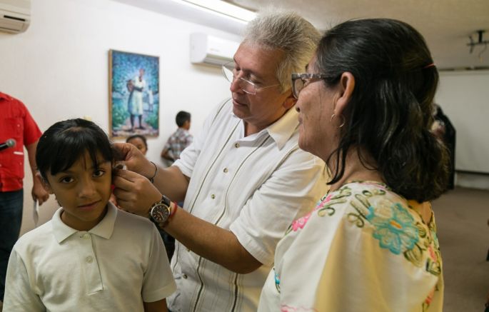 Con auxiliares auditivos, se garantiza el derecho a la educación de la niñez yucateca