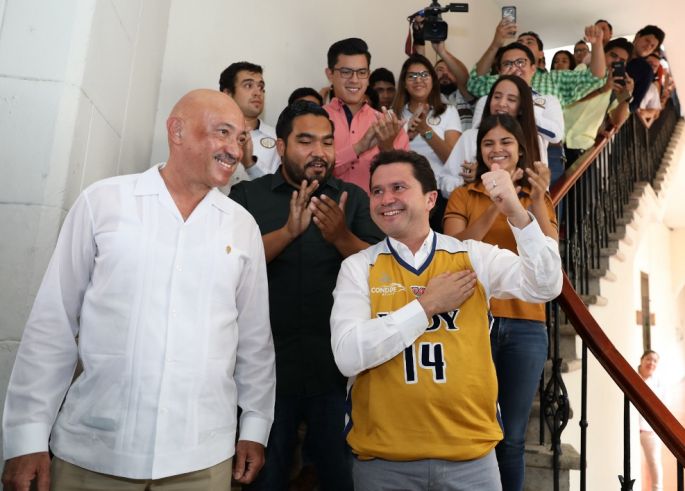 Sahuí en la UADY: "Asumamos nuestro destino"